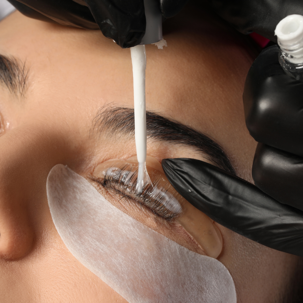 Curso presencial de Lifting de Pestañas, Brow Lamination y Depilación con Hilo en Miami